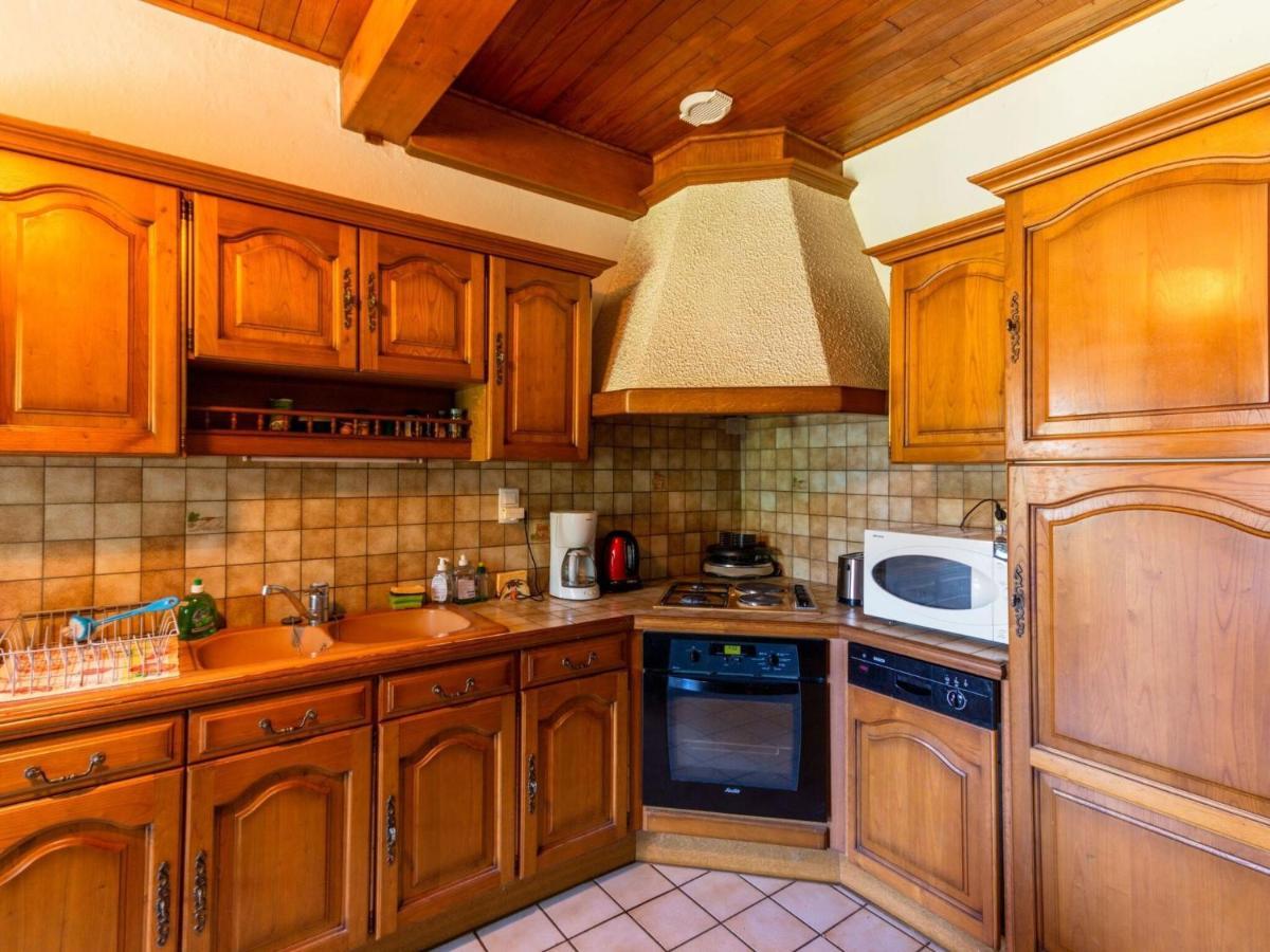 Beautiful Villa In The Parc Des Volcans D Auvergne Vic-sur-Cère Εξωτερικό φωτογραφία