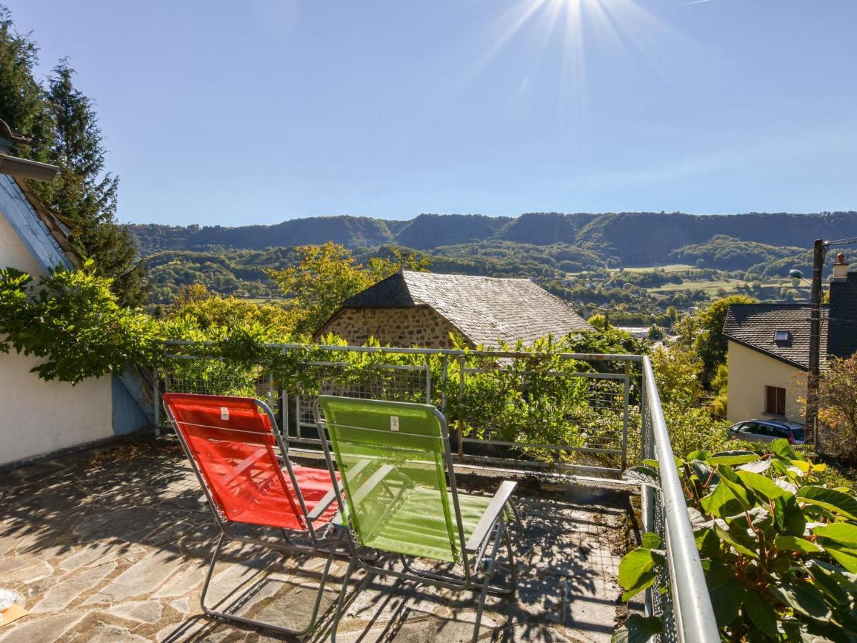 Beautiful Villa In The Parc Des Volcans D Auvergne Vic-sur-Cère Εξωτερικό φωτογραφία