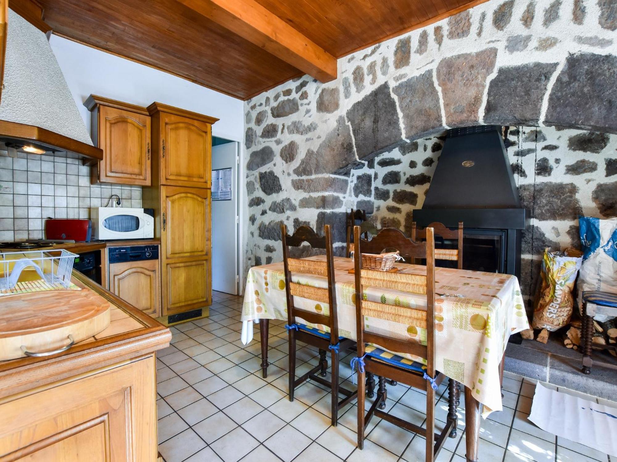 Beautiful Villa In The Parc Des Volcans D Auvergne Vic-sur-Cère Εξωτερικό φωτογραφία
