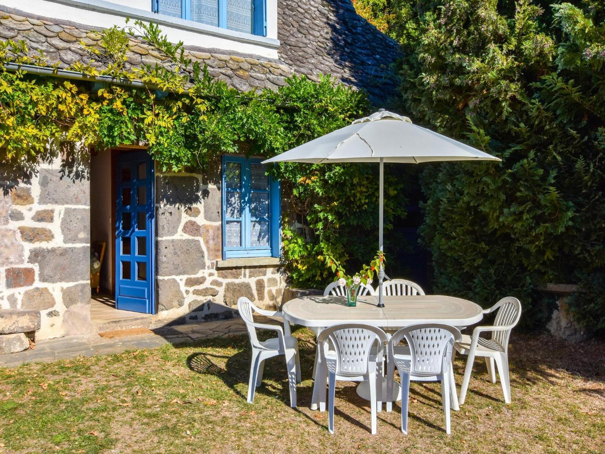 Beautiful Villa In The Parc Des Volcans D Auvergne Vic-sur-Cère Εξωτερικό φωτογραφία