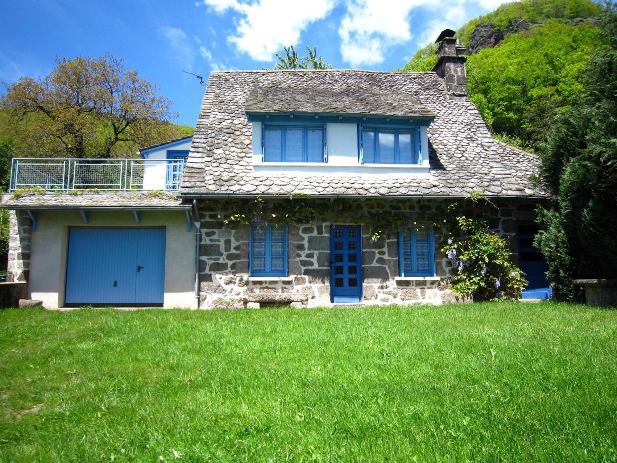 Beautiful Villa In The Parc Des Volcans D Auvergne Vic-sur-Cère Εξωτερικό φωτογραφία